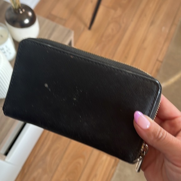 Michael Kors Wallet - Picture 2 of 5